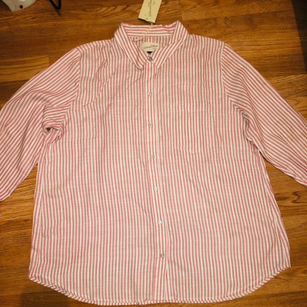 Universal thread goods co. Button Down Top